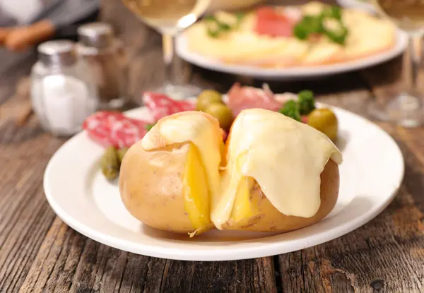 Animations culinaires : La raclette Animations culinaires : La raclette