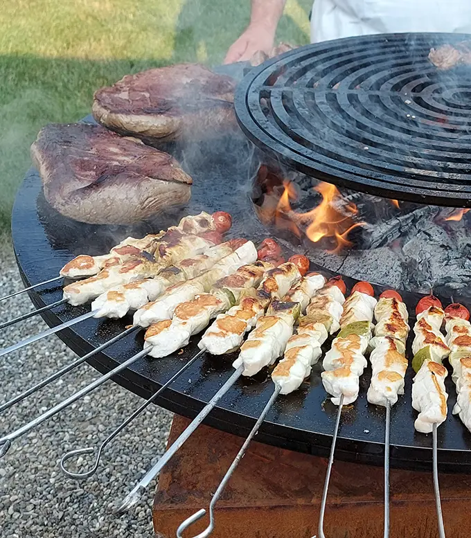 Broches et barbecues